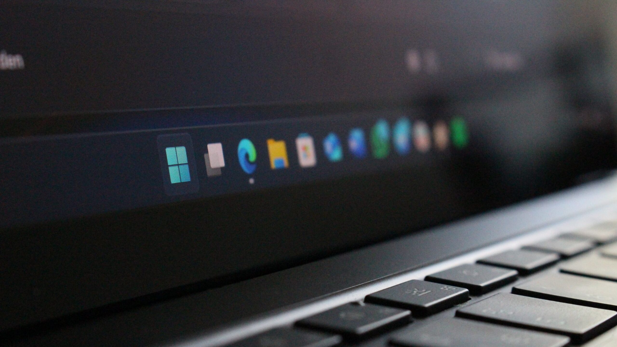 Microsoft scraps plans to simplify the Windows 11 System Tray