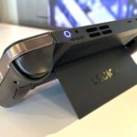 I want Steam Deck 2 and more PC handhelds to use kickstands